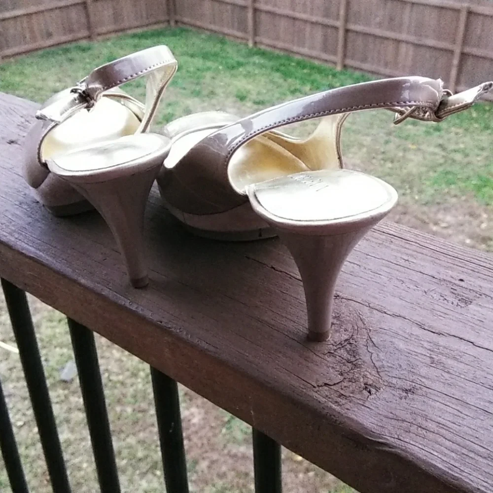 Nine West Nude Heels - Picture 3 of 4